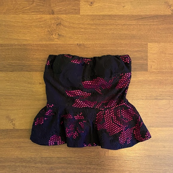 Sleeve less top - Picture 1 of 3